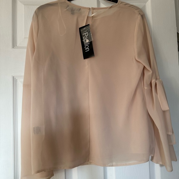 Cream coloured  Papillon blouse - Picture 2 of 3